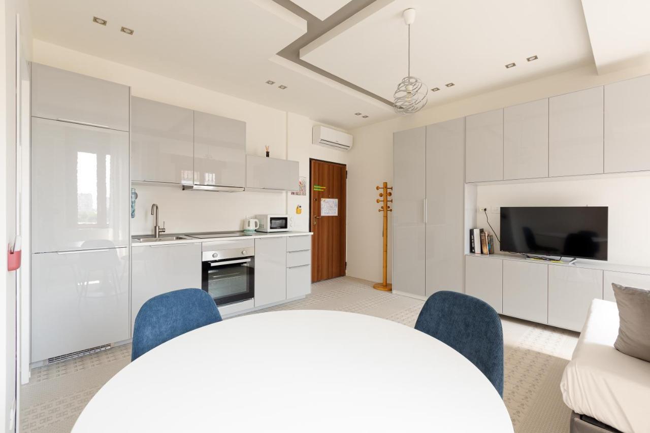 Renovated Apts Appartamento