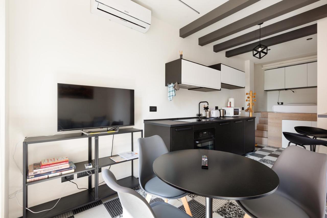 Renovated Apts Appartamento *