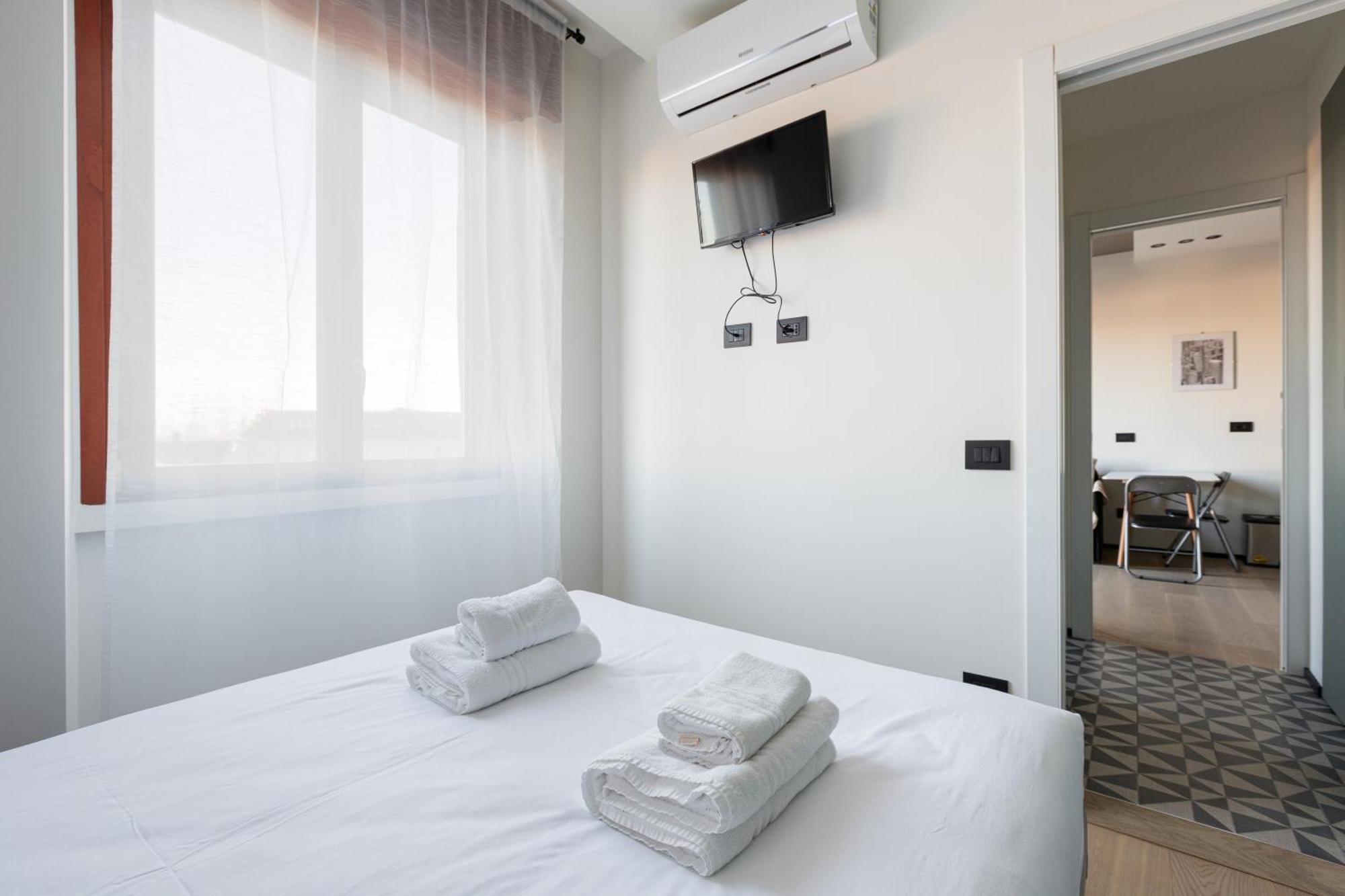 Renovated Apts * Milano